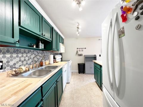 543 Augdon Dr, Elyria, OH 44035 photo 10