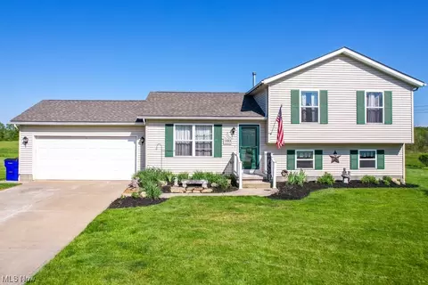 1004 Brittingham Dr, Ravenna, OH 44266