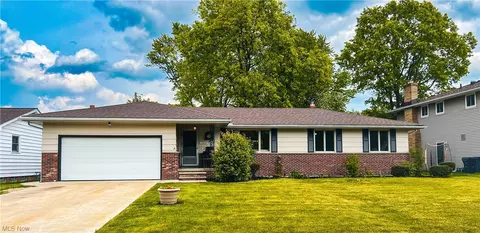 15820 Hickox Blvd, Middleburg Heights, OH 44130