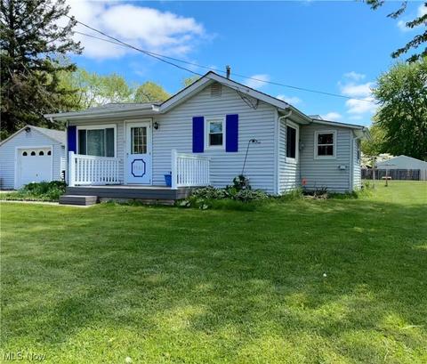 1541 Lyndon Ave, Ashtabula, OH 44004 photo 2