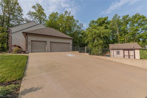 4840 Pheasant Dr, Lorain, OH 44053 photo 2