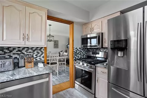 44605 Telegraph Rd, Elyria, OH 44035 photo 11