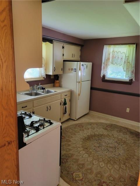 76 Frank St, Struthers, OH 44471 photo 4