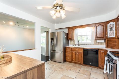 2138 David Ave, Parma, OH 44134 photo 8