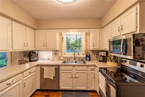 6677 Groton St NW, Canton, OH 44708 photo 16