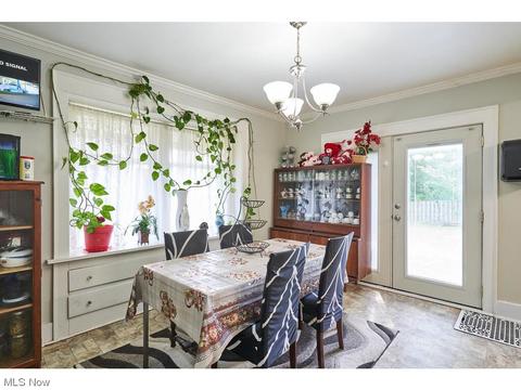 1066 Chalker St, Akron, OH 44310 photo 7