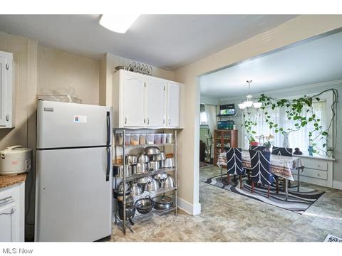 1066 Chalker St, Akron, OH 44310 photo 11