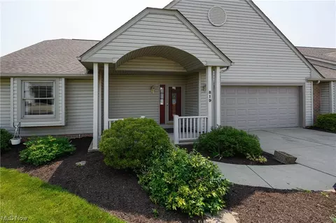 819 Cartier Dr #C, Canal Fulton, OH 44614
