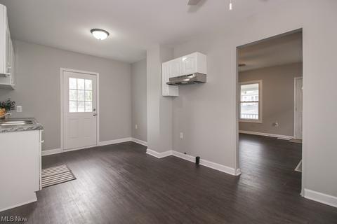 3907 Elyria Ave, Lorain, OH 44055 photo 11