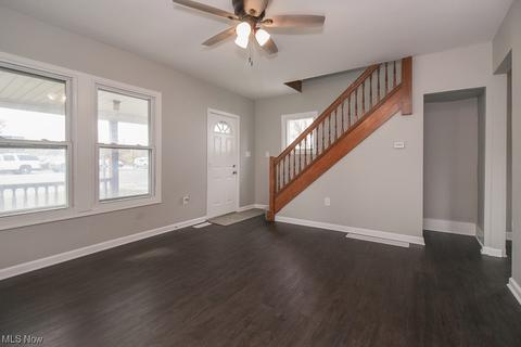 3907 Elyria Ave, Lorain, OH 44055 photo 2
