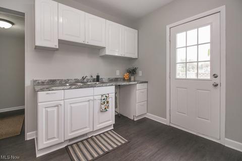 3907 Elyria Ave, Lorain, OH 44055 photo 13