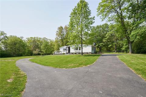 3359 Barrett Rd, Akron, OH 44333 photo 2
