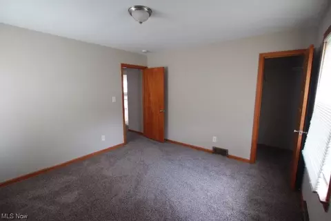220 Wilson St, Struthers, OH 44471 photo 11