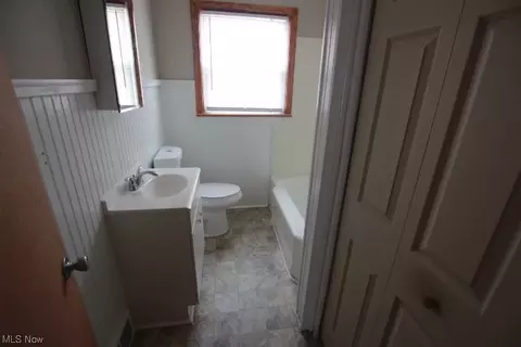 220 Wilson St, Struthers, OH 44471 photo 8