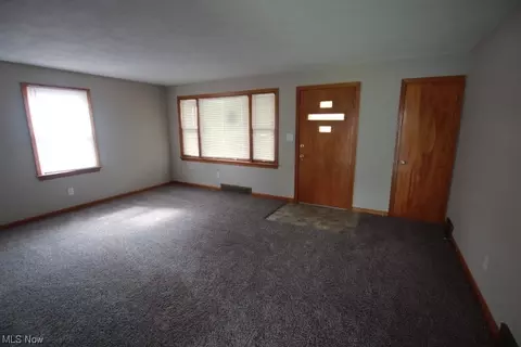 220 Wilson St, Struthers, OH 44471 photo 6
