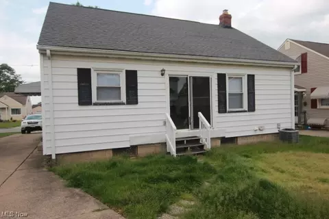 220 Wilson St, Struthers, OH 44471 photo 3