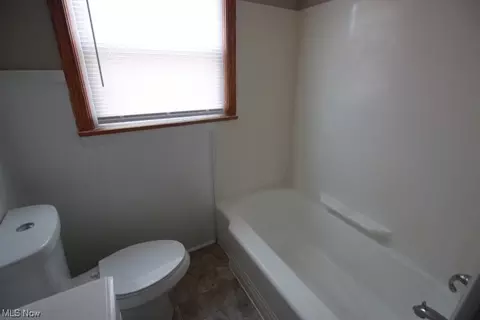 220 Wilson St, Struthers, OH 44471 photo 9