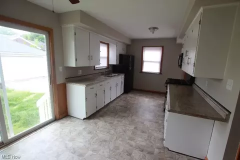 220 Wilson St, Struthers, OH 44471 photo 5
