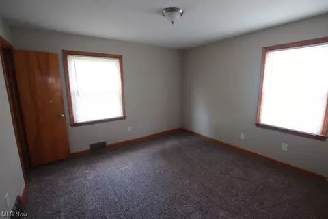 220 Wilson St, Struthers, OH 44471 photo 10