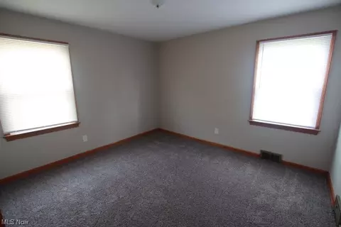220 Wilson St, Struthers, OH 44471 photo 12
