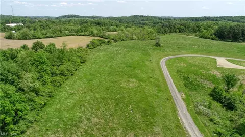 63540 Wintergreen Rd, Lore City, OH 43755