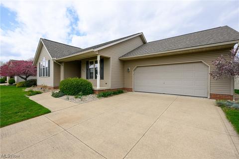 619 Parkdale Dr, Dover, OH 44622 photo 2