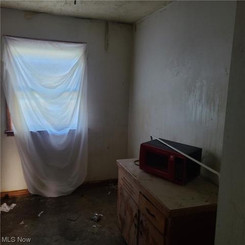 2005 Maple Ave NE, Canton, OH 44714 photo 4