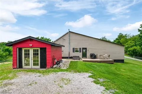 61121 Meek Rd, Shadyside, OH 43947