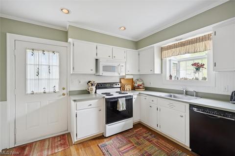 136 E 208th St, Euclid, OH 44123 photo 9
