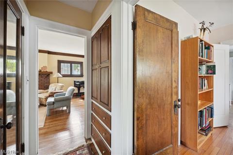 136 E 208th St, Euclid, OH 44123 photo 17