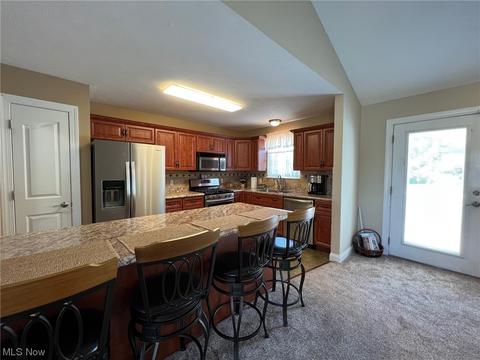 202 Fox Pointe Dr, Chardon, OH 44024 photo 14