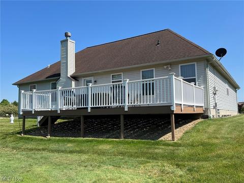 202 Fox Pointe Dr, Chardon, OH 44024 photo 4