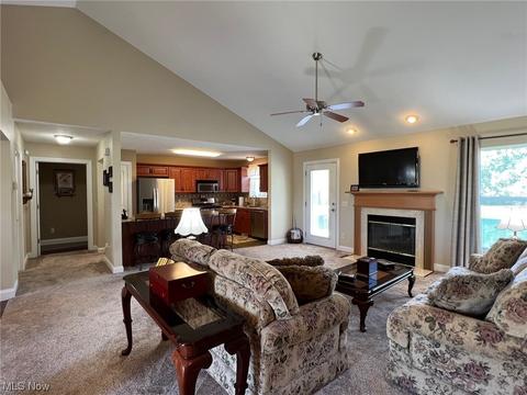 202 Fox Pointe Dr, Chardon, OH 44024 photo 10