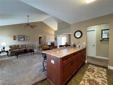 202 Fox Pointe Dr, Chardon, OH 44024 photo 12