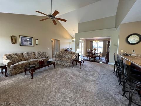 202 Fox Pointe Dr, Chardon, OH 44024 photo 9