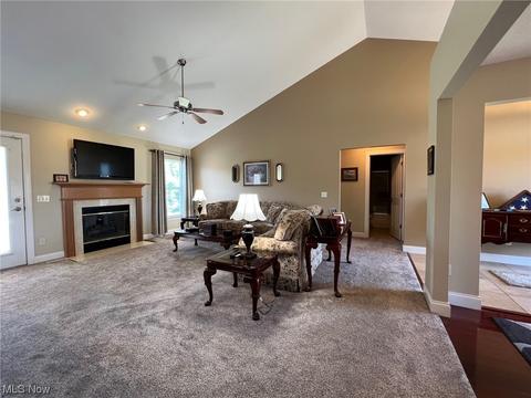 202 Fox Pointe Dr, Chardon, OH 44024 photo 8