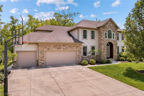 36900 Pepper Dr, Solon, OH 44139 photo 1