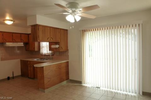 534 Como St, Struthers, OH 44471 photo 11