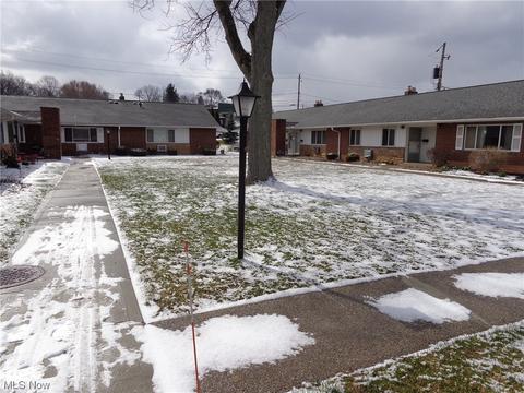 5651 Broadview Rd #E2, Parma, OH 44134 photo 2