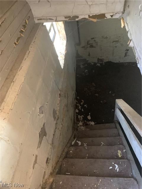 79 W Burns Ave, Akron, OH 44310 photo 5
