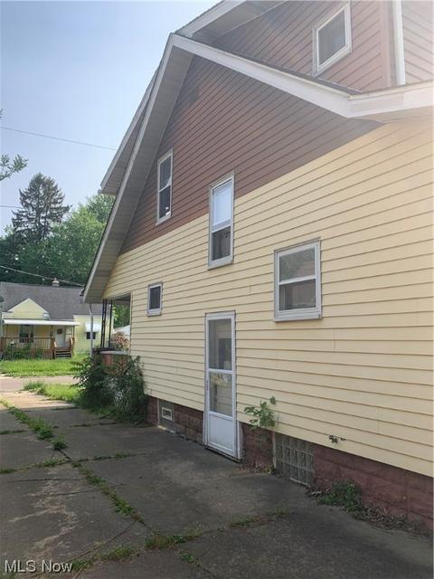 79 W Burns Ave, Akron, OH 44310 photo 4