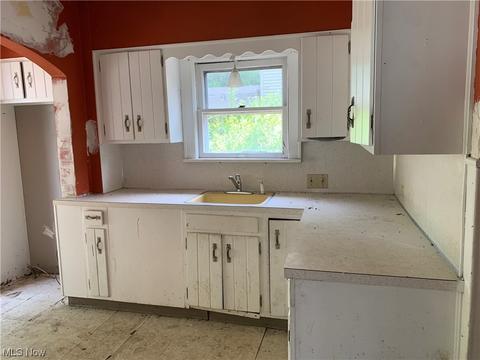 79 W Burns Ave, Akron, OH 44310 photo 14