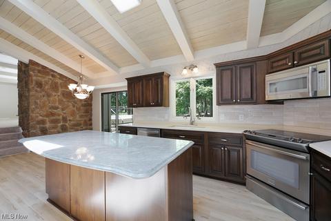 5700 Ledgebrook Ln, Solon, OH 44139 photo 12