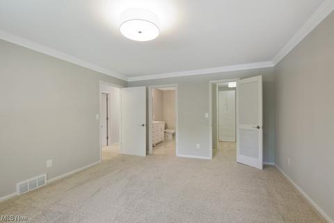 5700 Ledgebrook Ln, Solon, OH 44139 photo 17