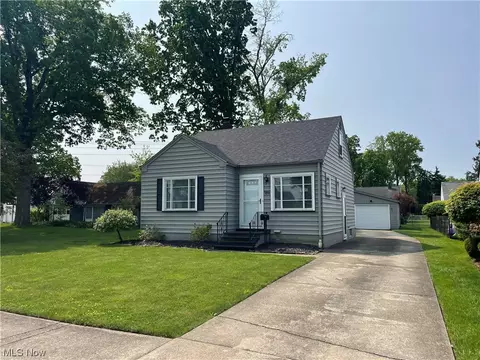 186 Harvey St, Struthers, OH 44471 photo 2