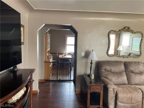 186 Harvey St, Struthers, OH 44471 photo 6