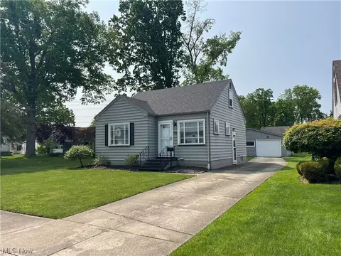 186 Harvey St, Struthers, OH 44471 photo 1