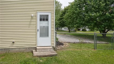 9017 Store Dr, Windham, OH 44288 photo 6