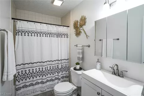 9017 Store Dr, Windham, OH 44288 photo 17