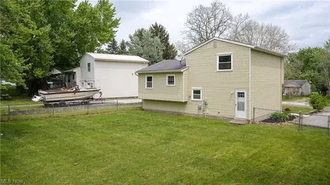 9017 Store Dr, Windham, OH 44288 photo 4
